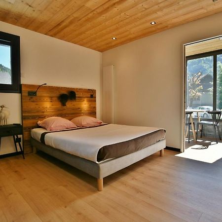 Bel Appartement Centre De Thones Lumineux Et Spacieux Neuf المظهر الخارجي الصورة